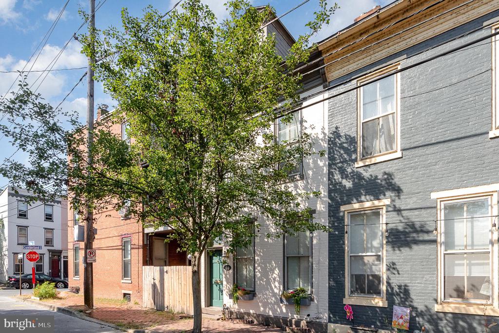 1200 Penn St