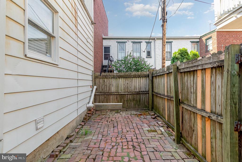 1200 Penn St