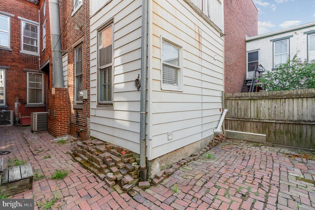 1200 Penn St