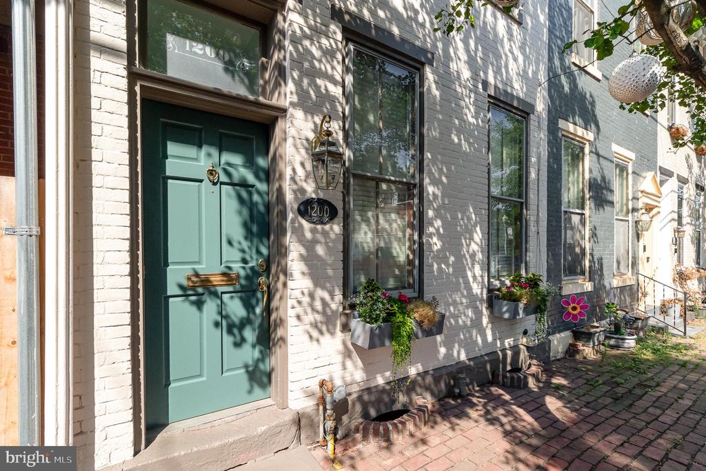 1200 Penn St