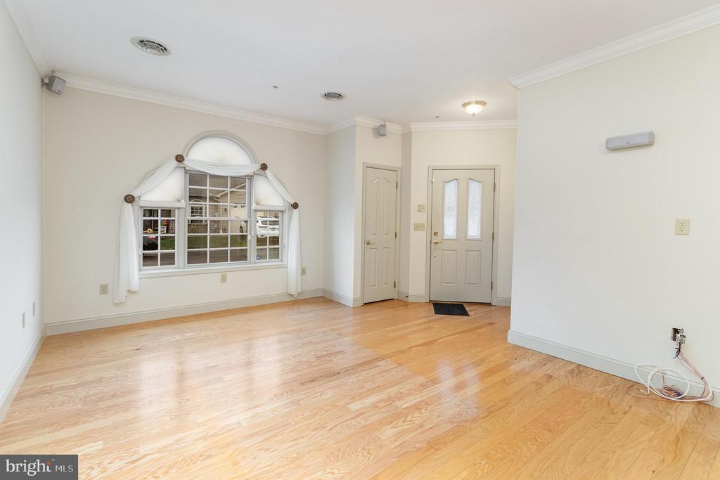 254 Barbara Ln