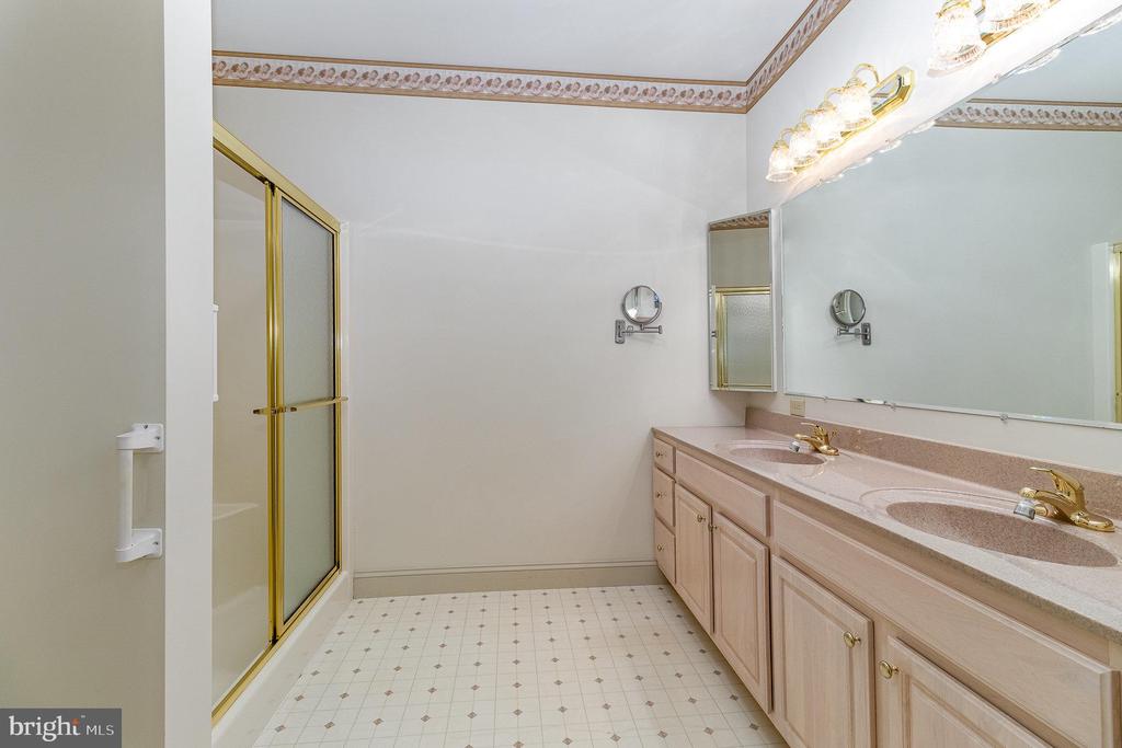 254 Barbara Ln