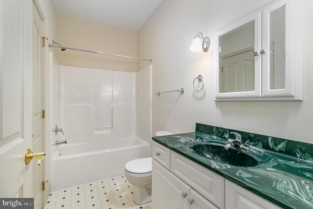 254 Barbara Ln