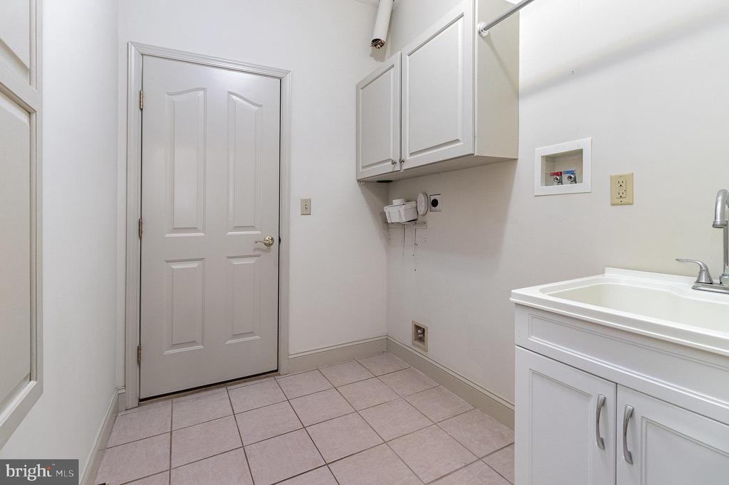 254 Barbara Ln