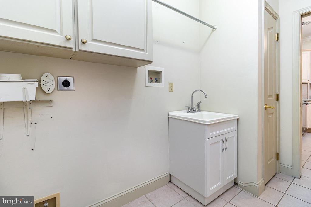254 Barbara Ln