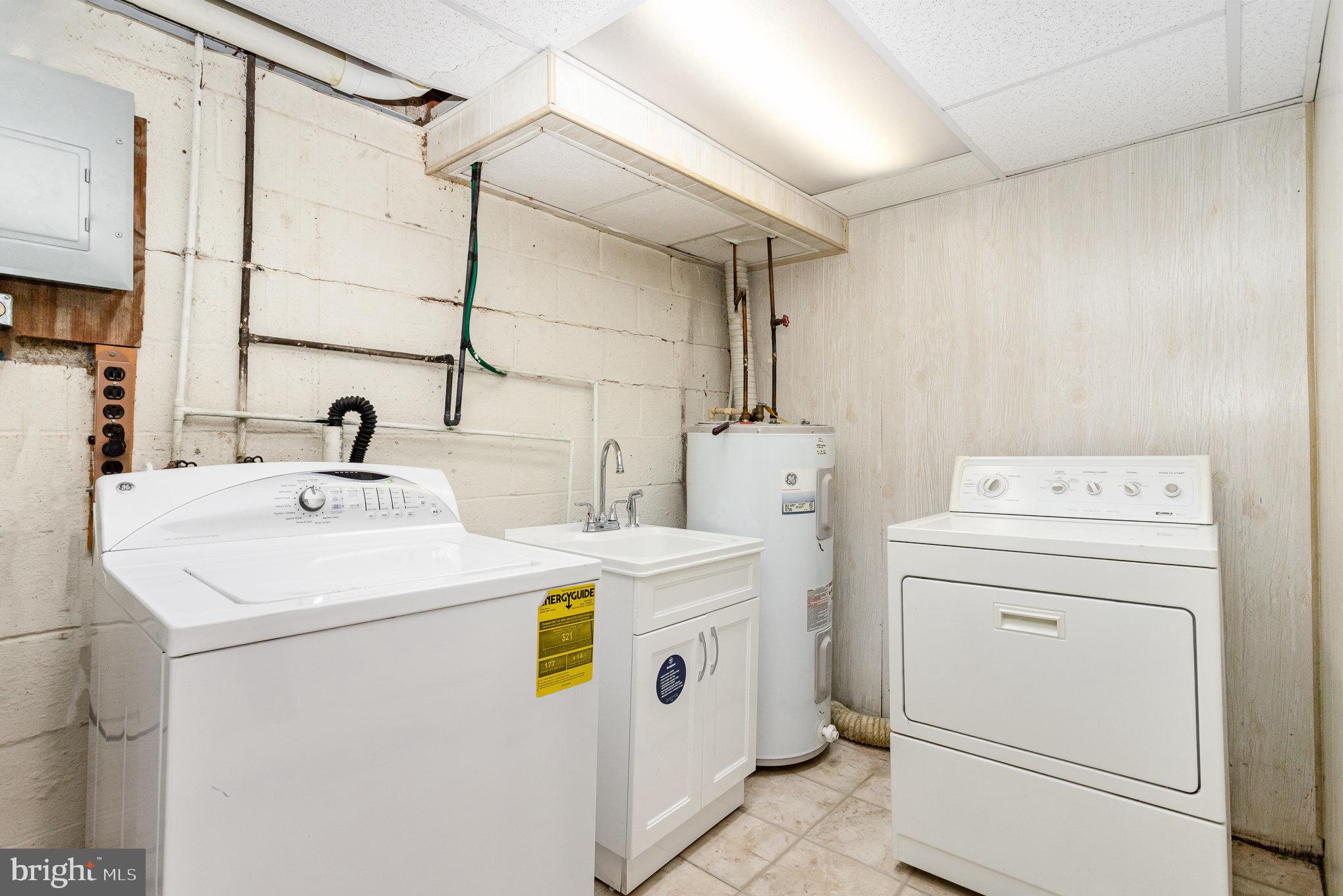 1127 S Harrisburg St