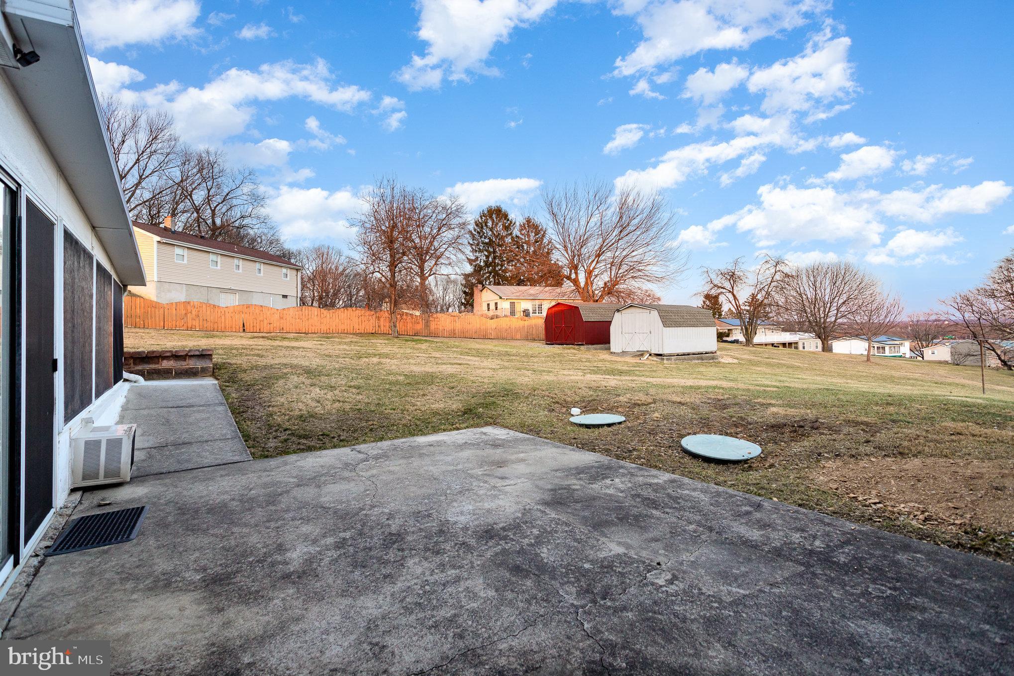 1127 S Harrisburg St