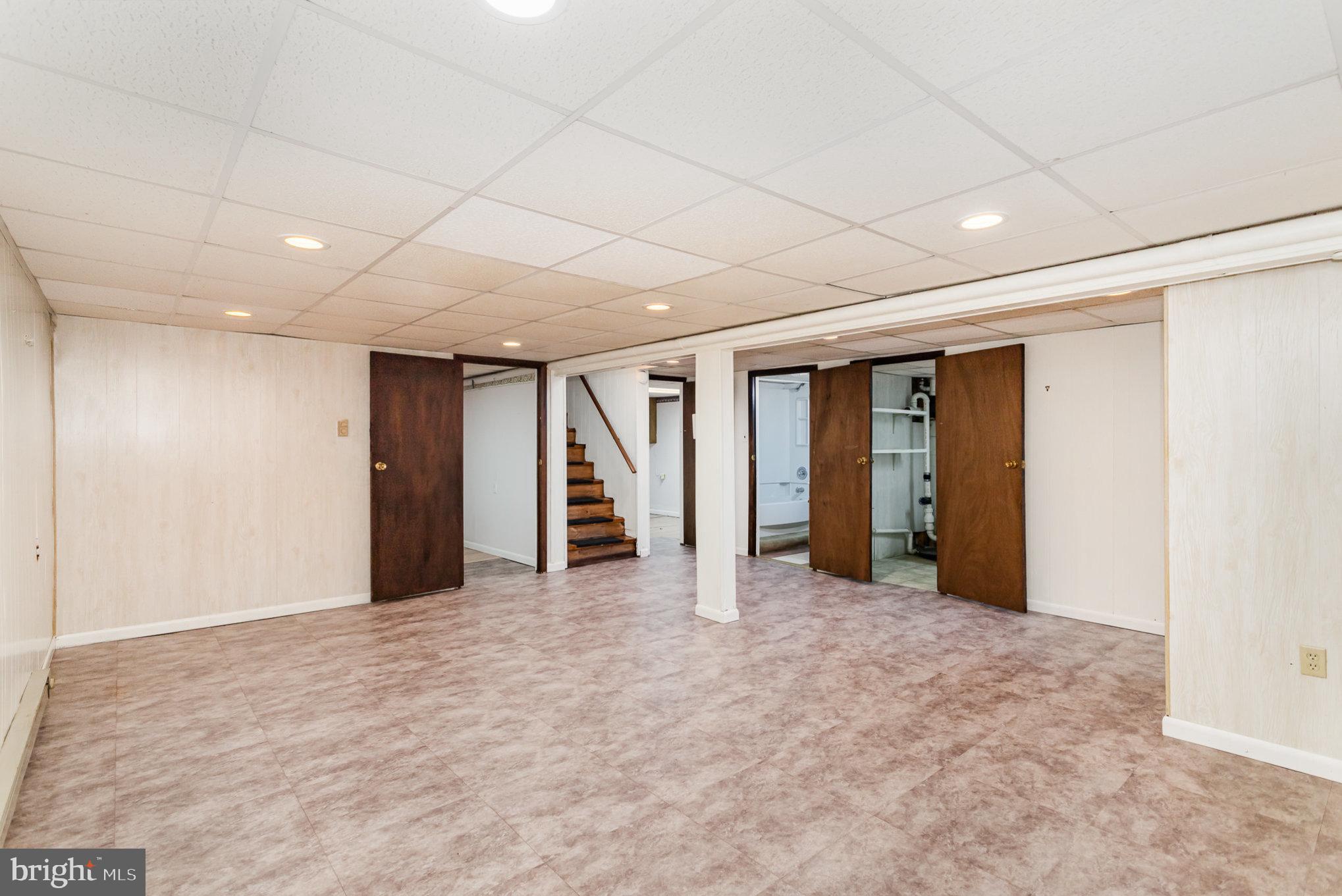 1127 S Harrisburg St