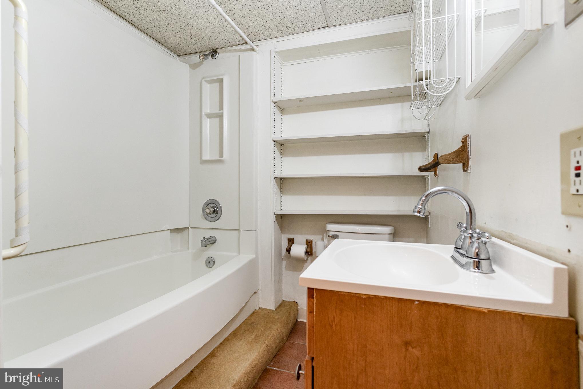 1127 S Harrisburg St