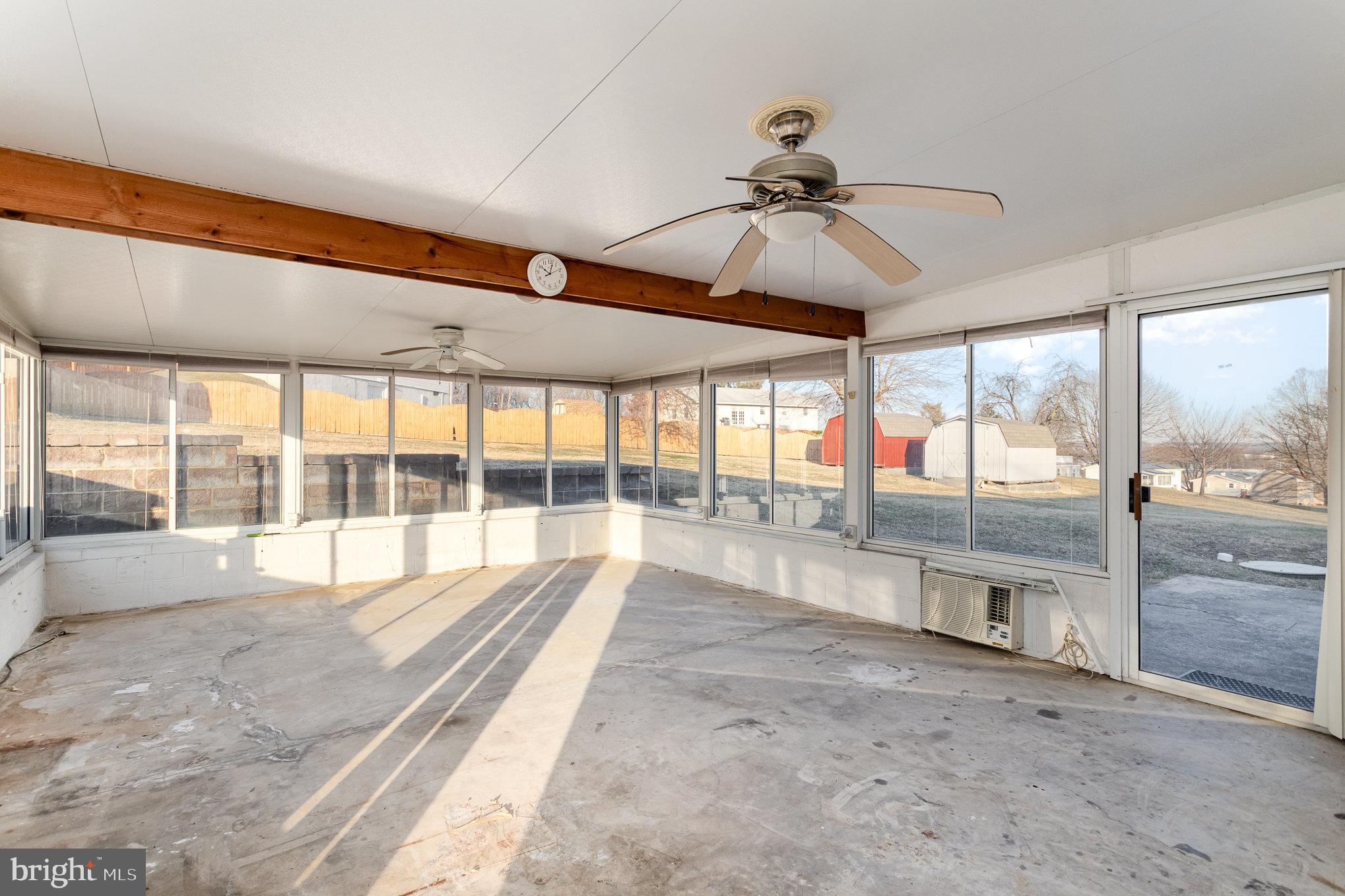 1127 S Harrisburg St