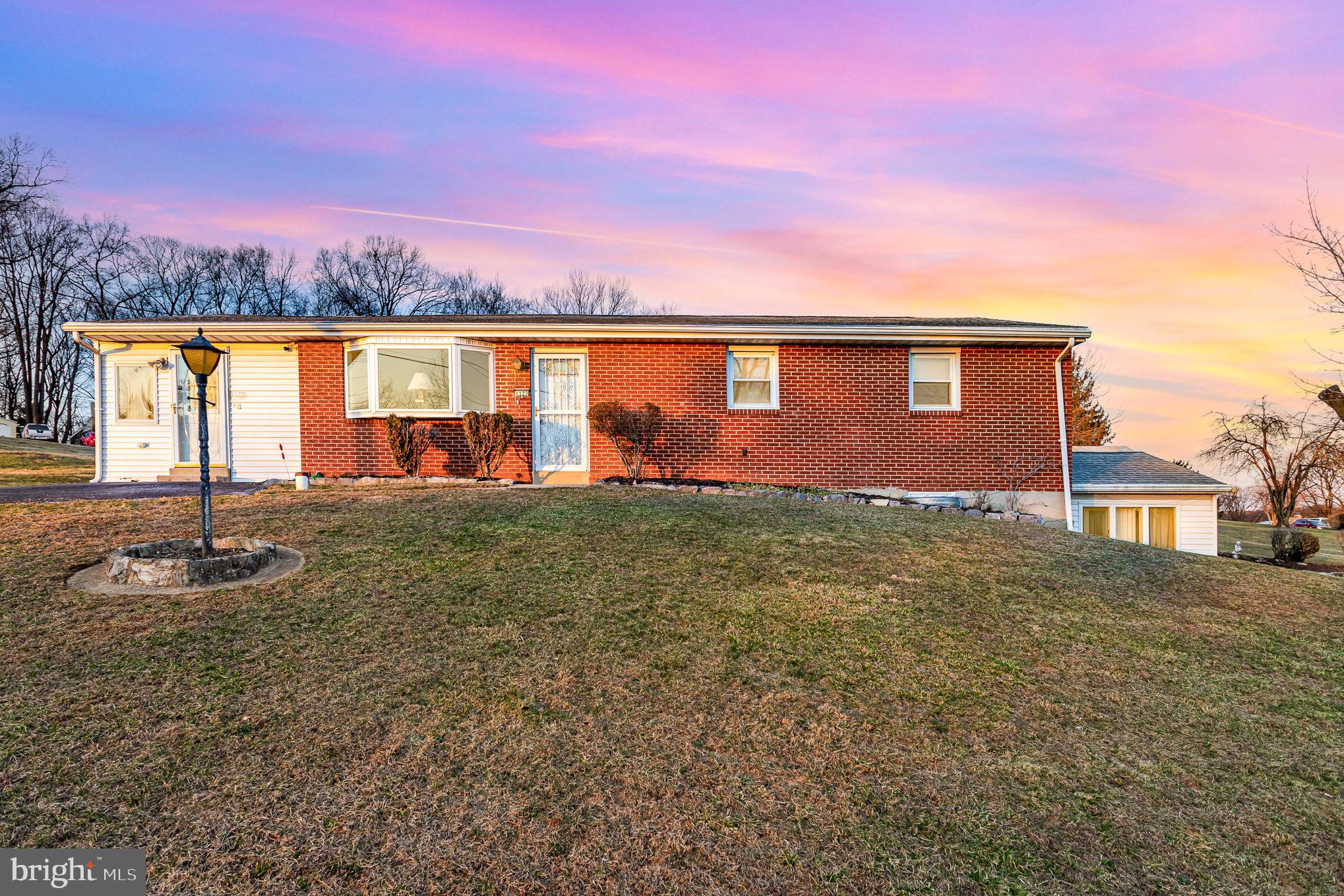 1127 S Harrisburg St