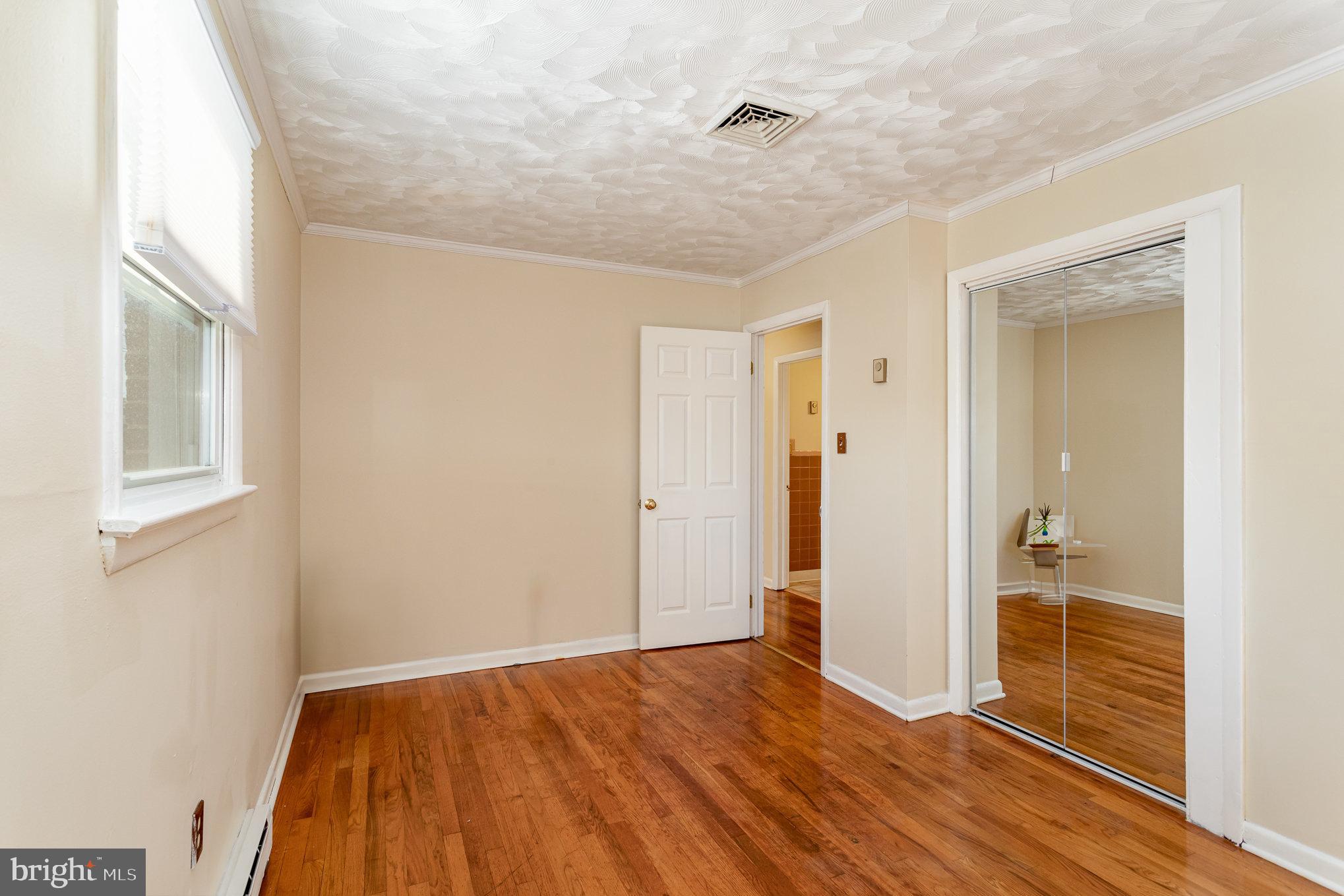 1127 S Harrisburg St