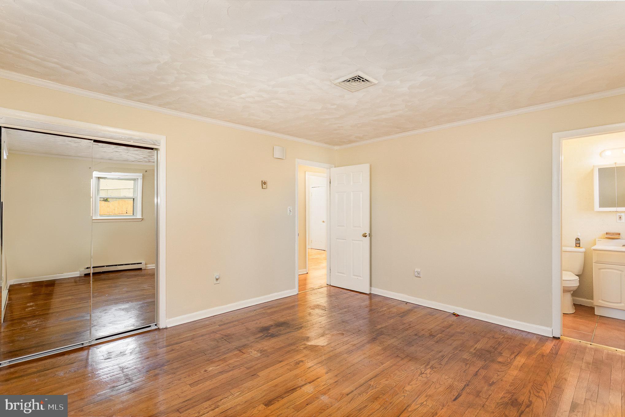 1127 S Harrisburg St