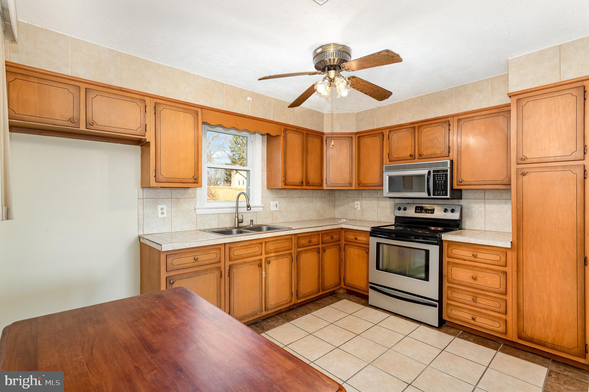 1127 S Harrisburg St