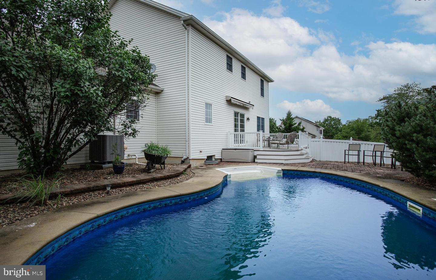 2125 Chatham Way
