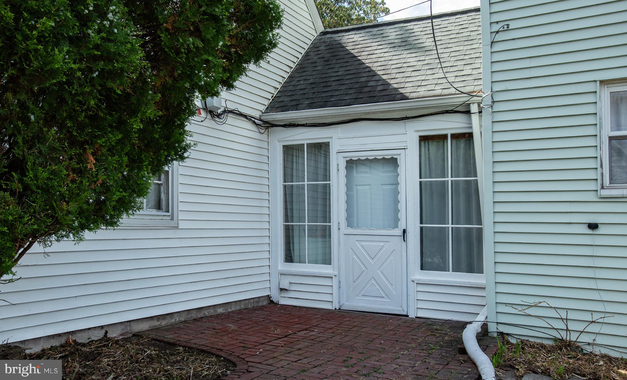 100 W BROAD STREET