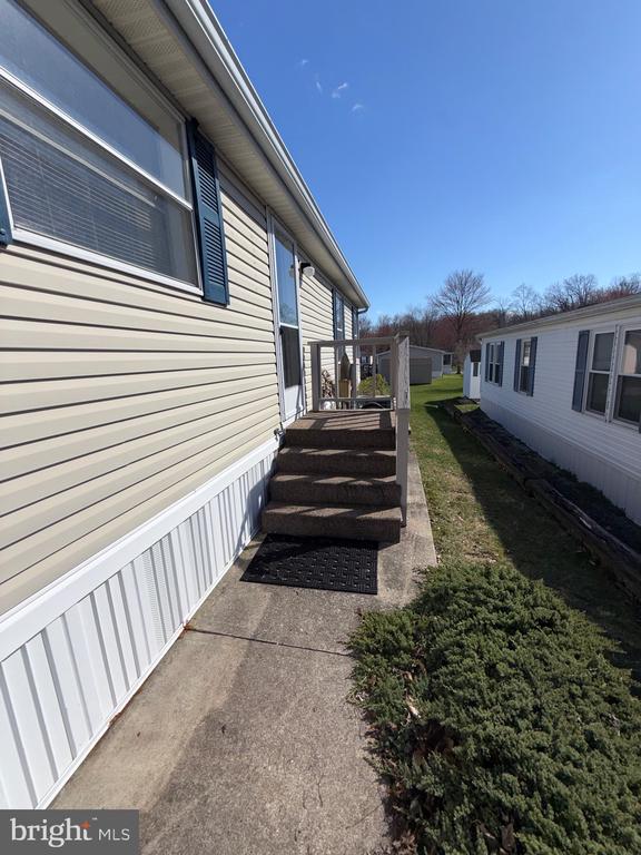 69 MEADOW RUN PL