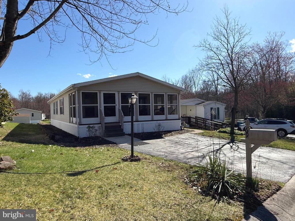 69 MEADOW RUN PL