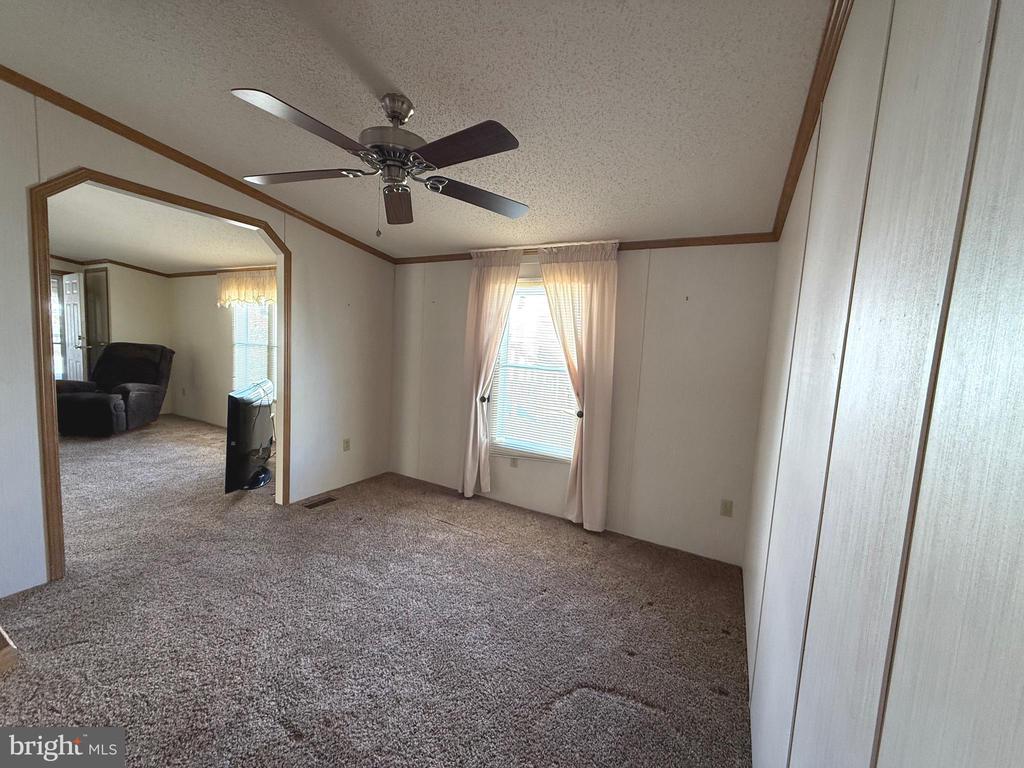 69 MEADOW RUN PL