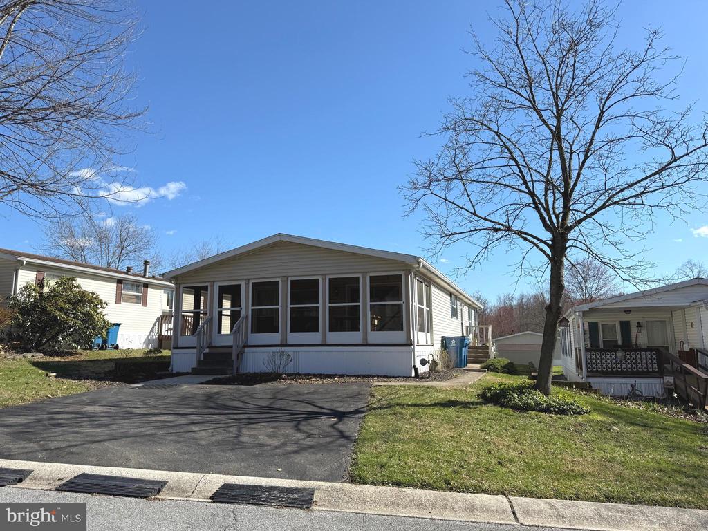 69 MEADOW RUN PL