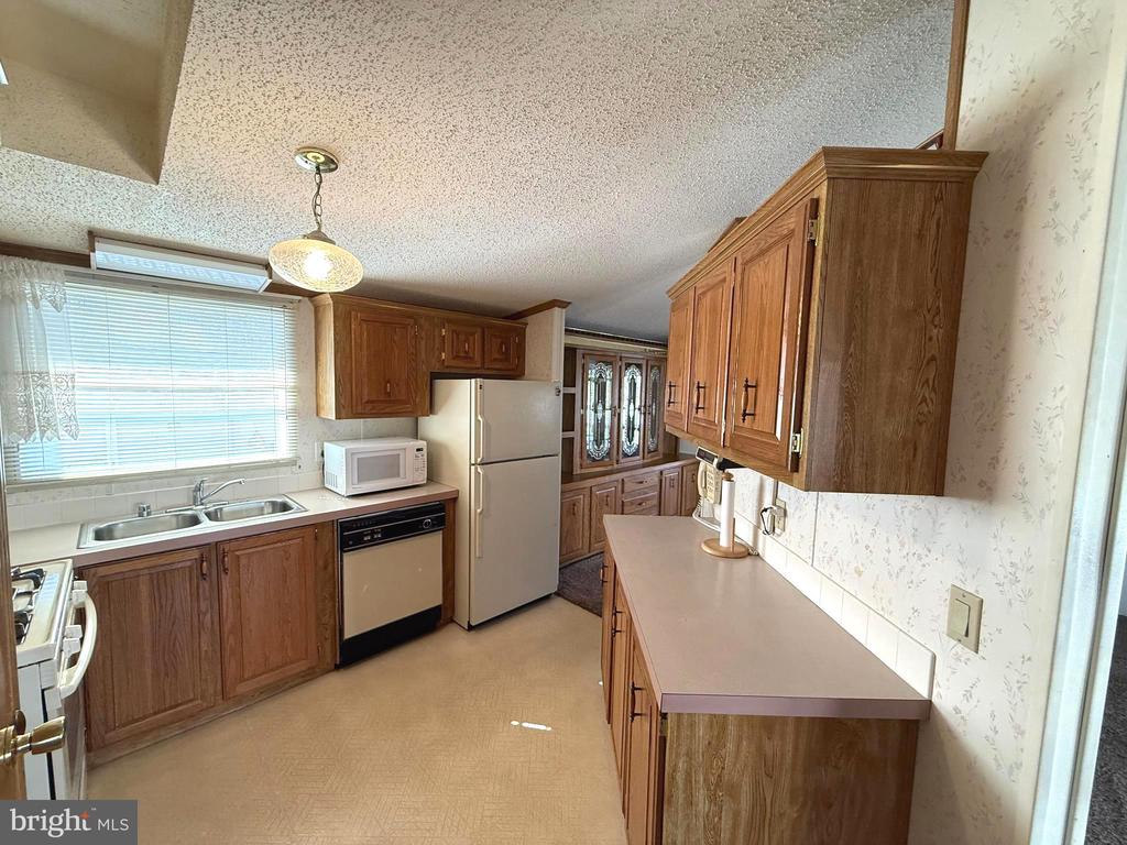 69 MEADOW RUN PL