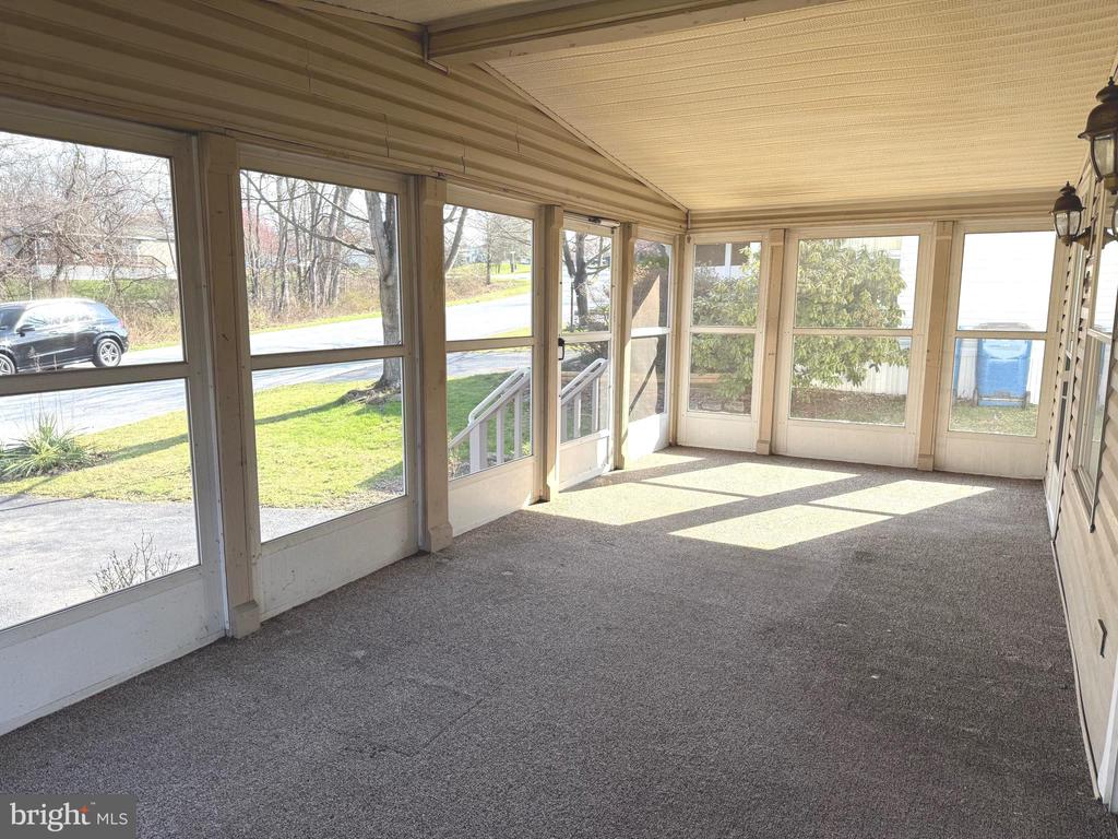 69 MEADOW RUN PL
