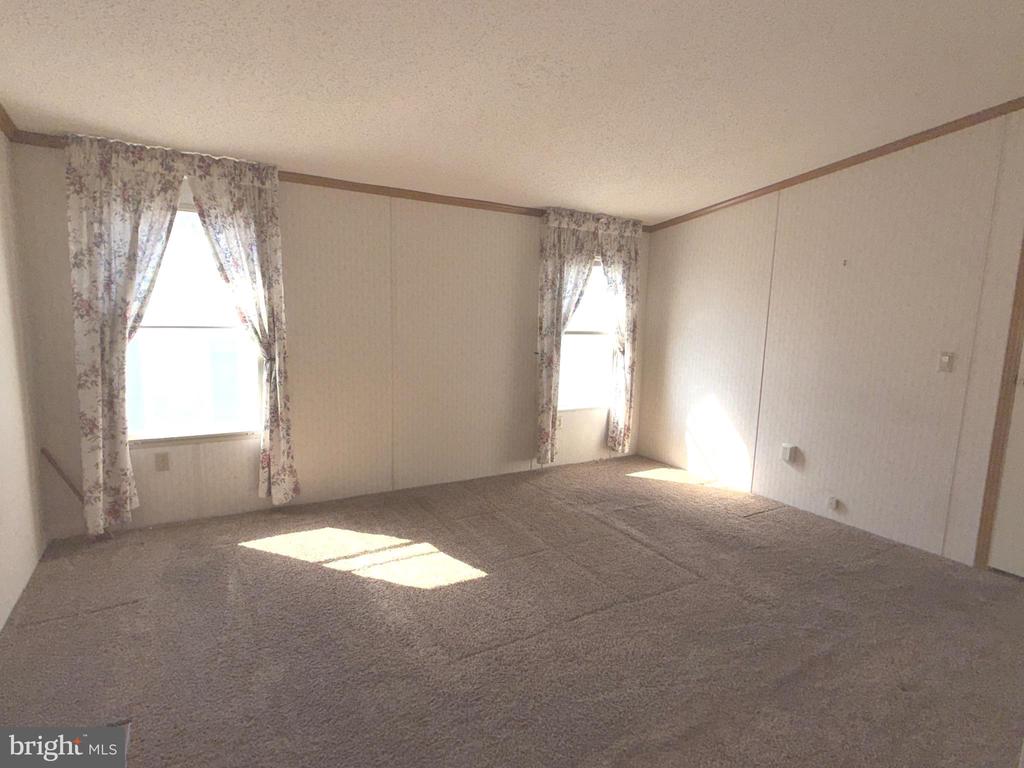 69 MEADOW RUN PL