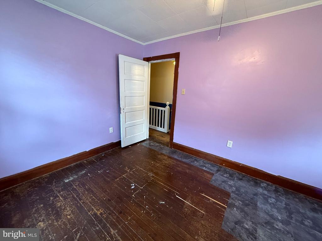 1218 W King St