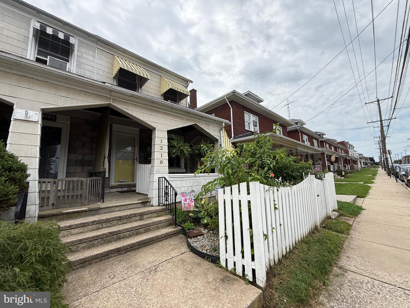 1218 W King St