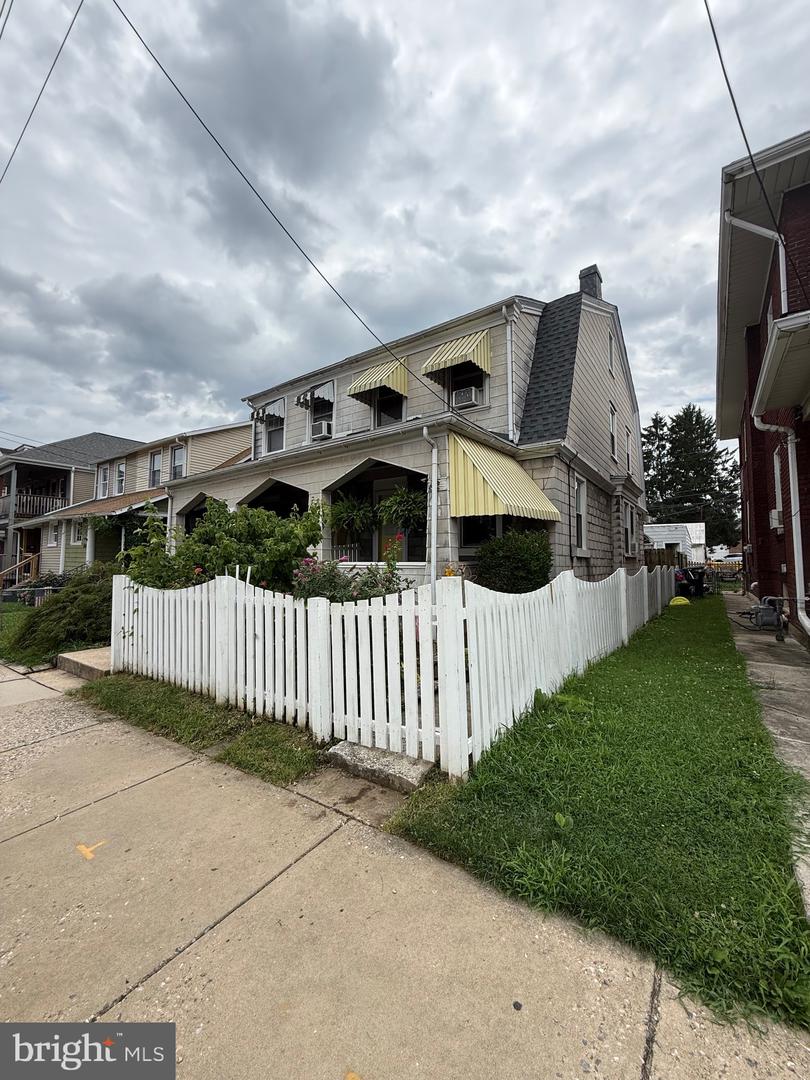 1218 W King St