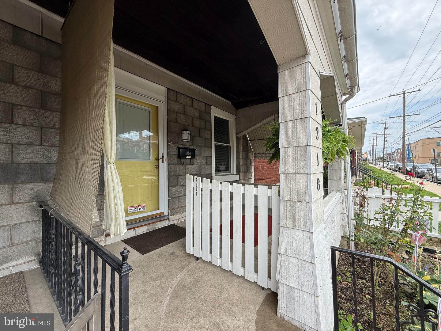 1218 W King St