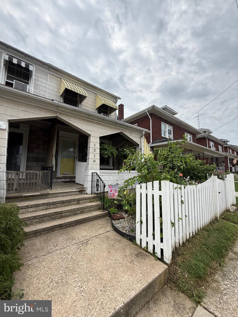 1218 W King St