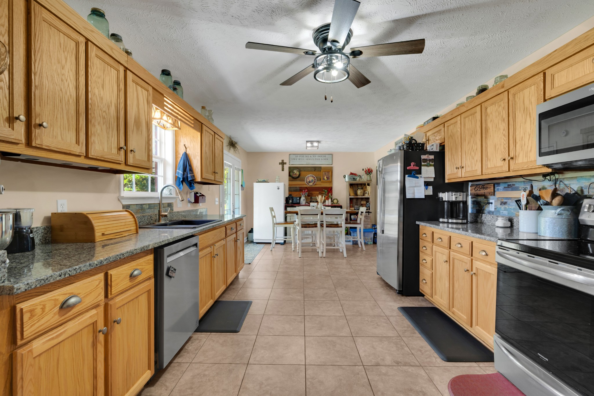 560 Crosswood Ct