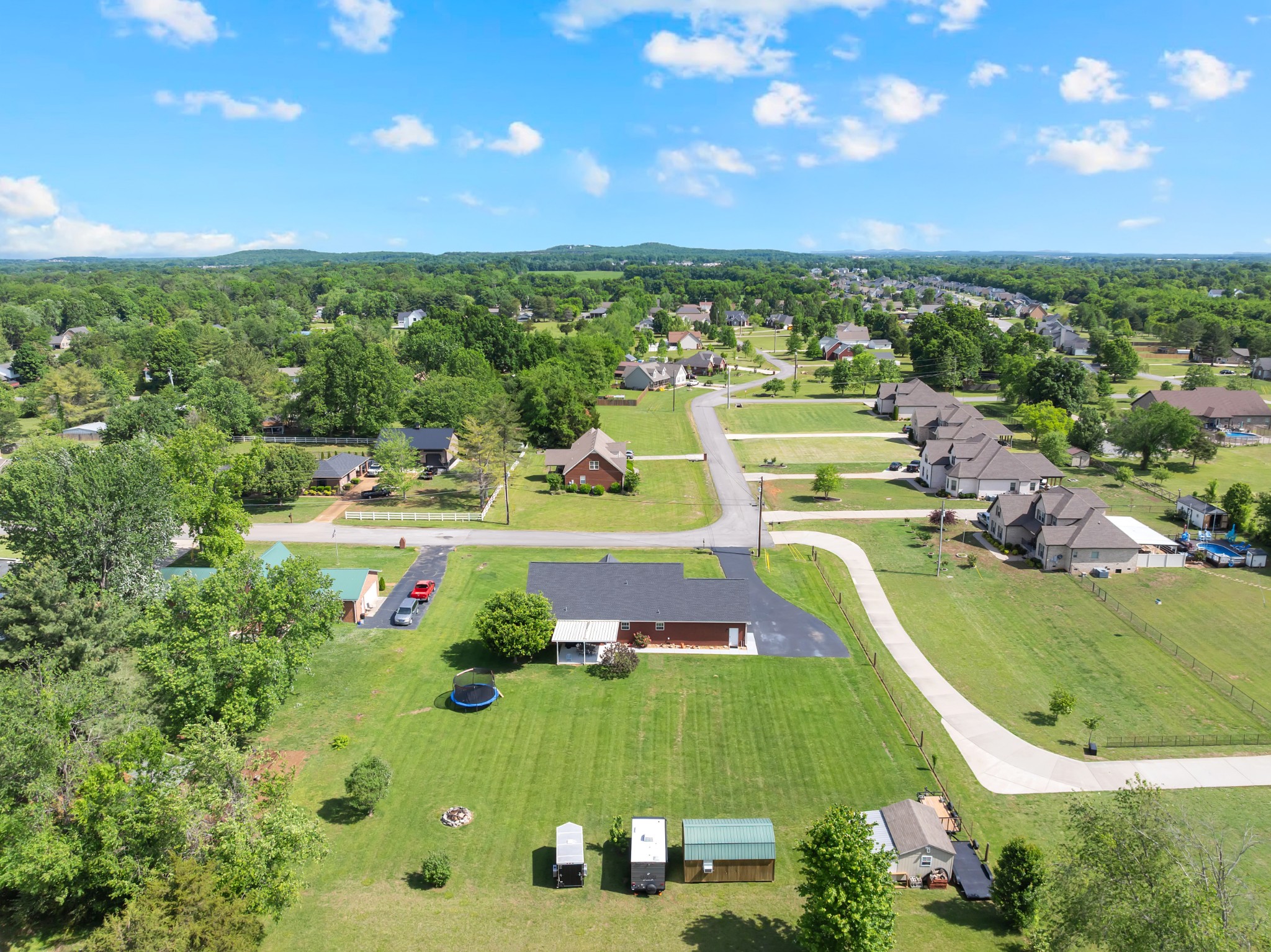 560 Crosswood Ct