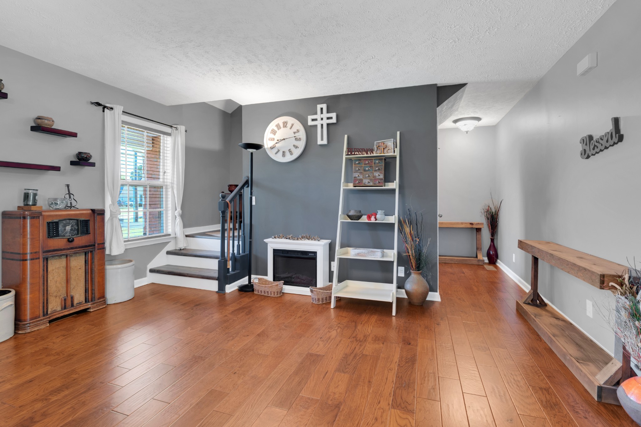 560 Crosswood Ct
