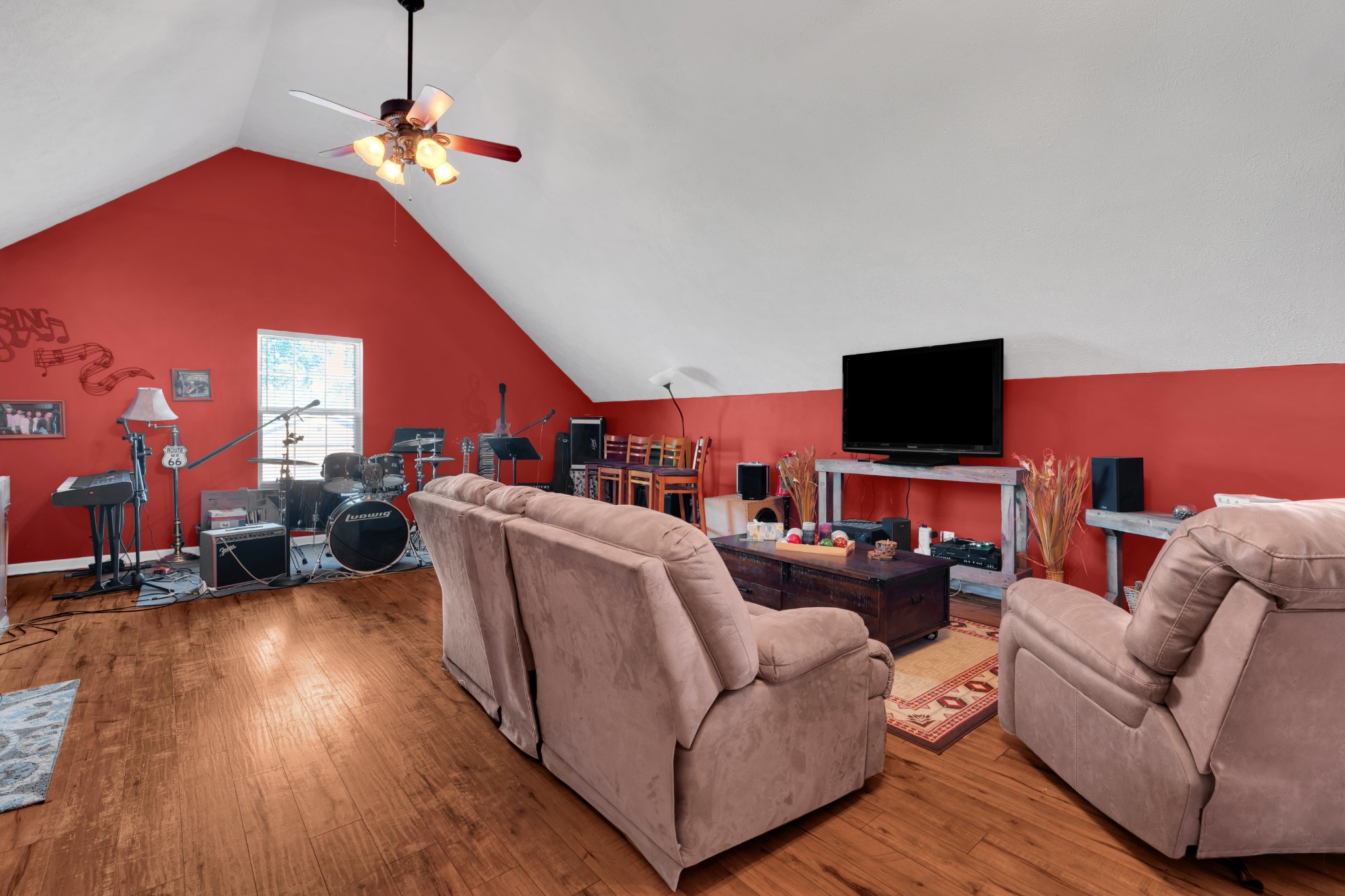 560 Crosswood Ct