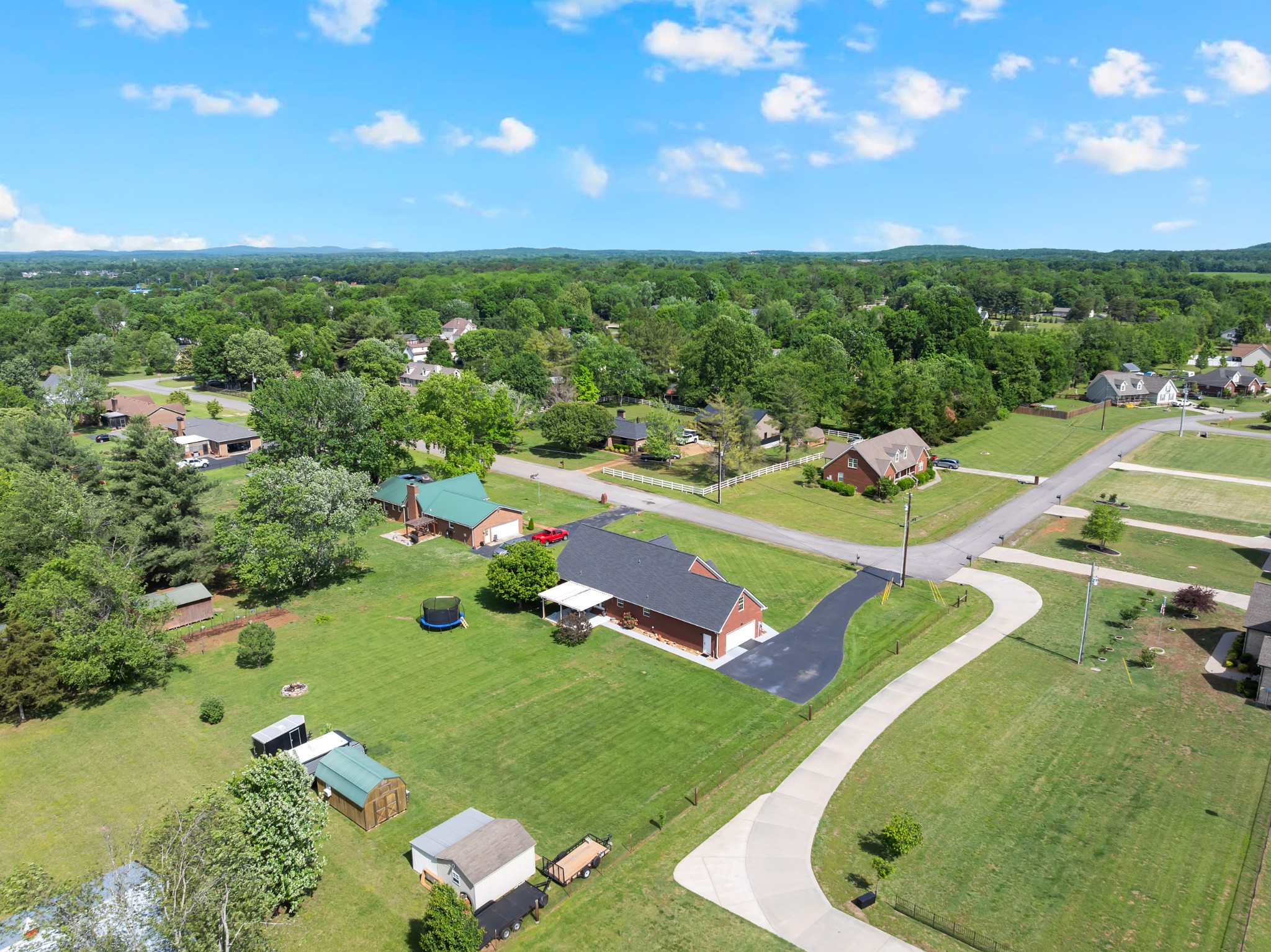 560 Crosswood Ct