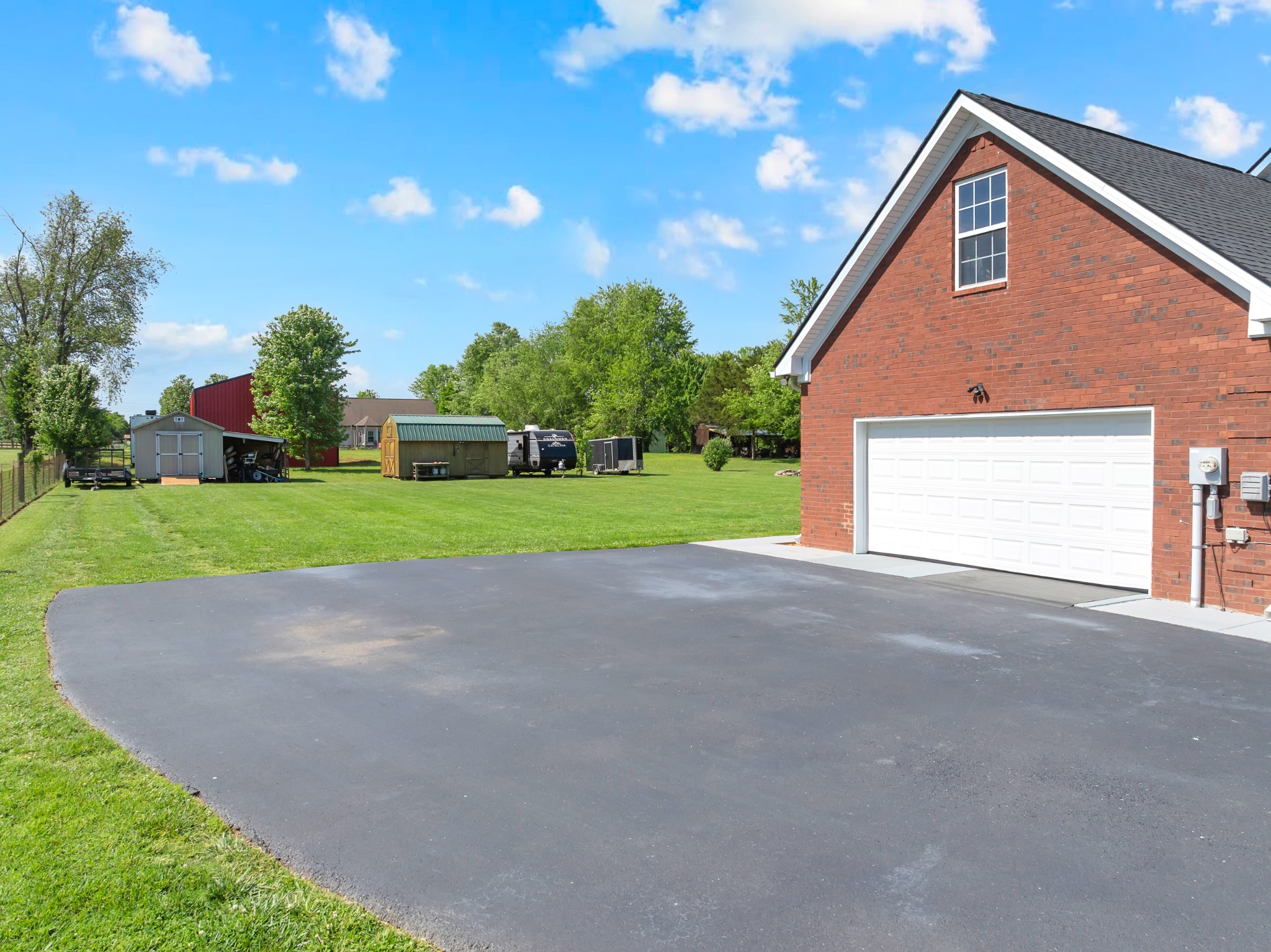 560 Crosswood Ct