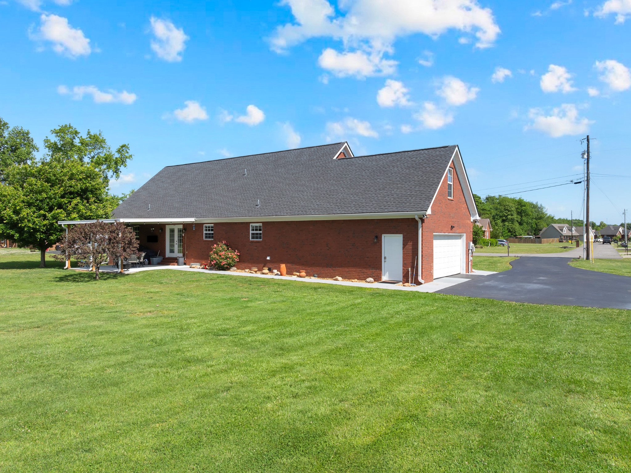 560 Crosswood Ct