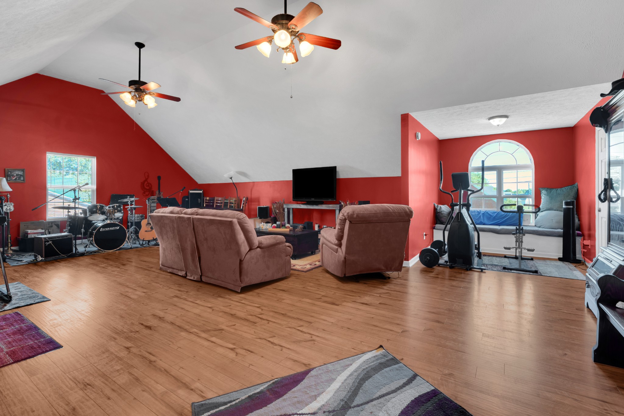560 Crosswood Ct