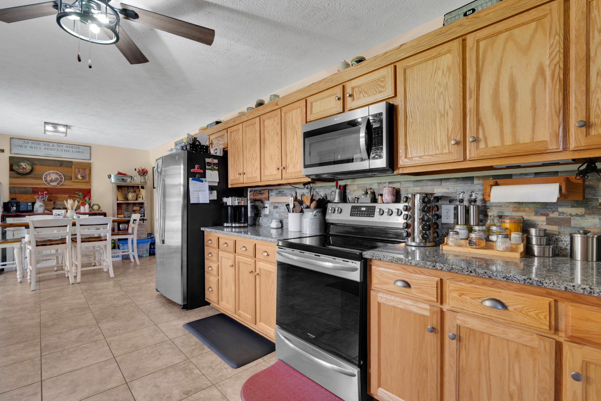 560 Crosswood Ct
