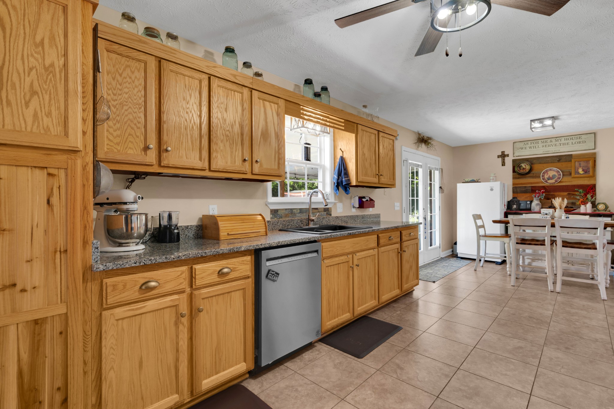 560 Crosswood Ct