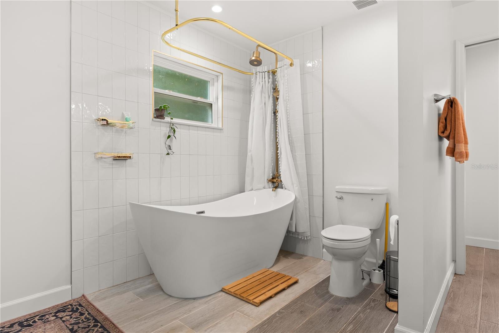 1421 W NEW HAMPSHIRE ST