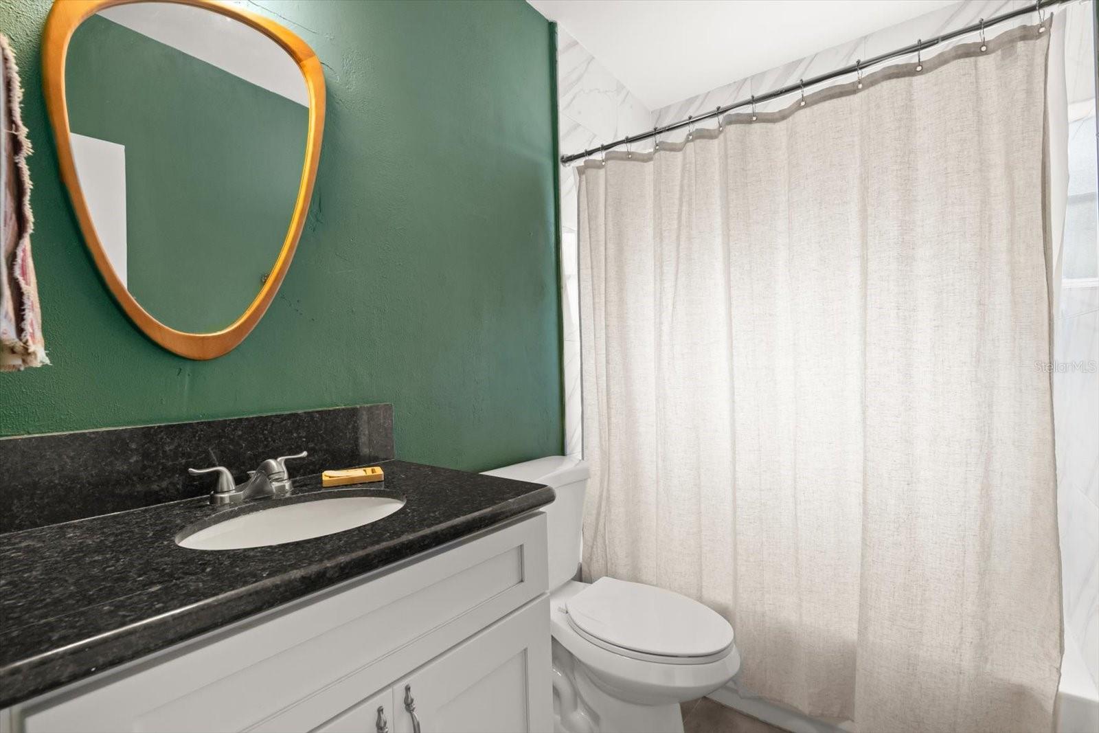 1421 W NEW HAMPSHIRE ST