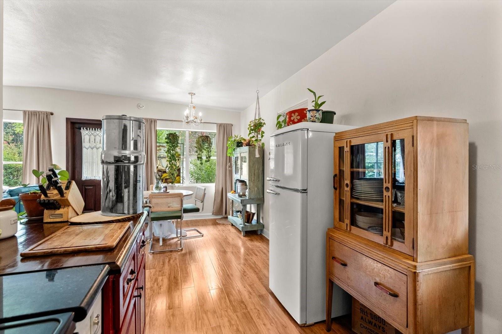 1421 W NEW HAMPSHIRE ST