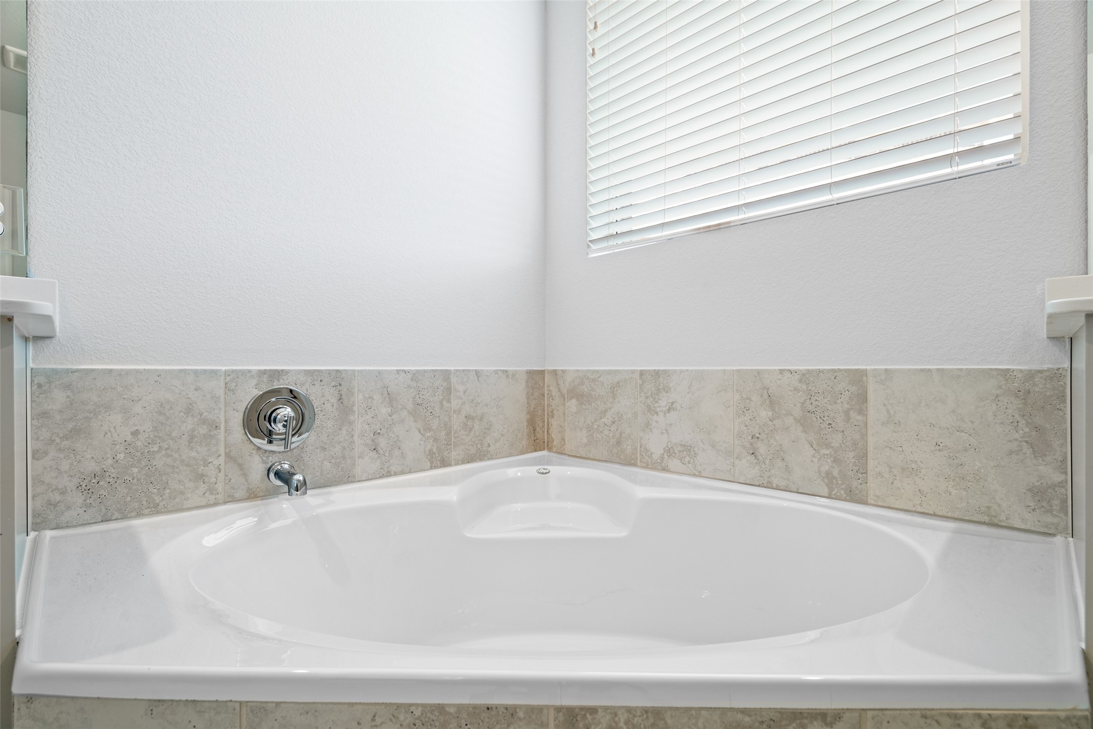 3016 Prairie Trail Avenue