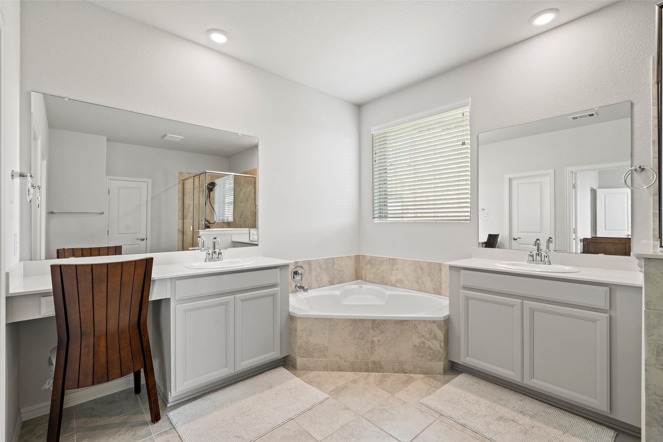 3016 Prairie Trail Avenue