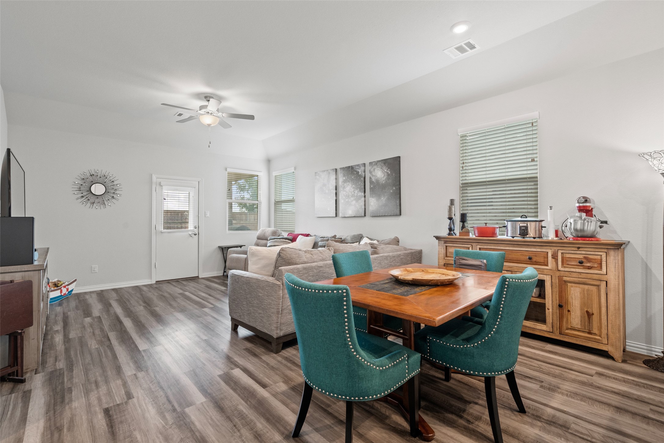 3016 Prairie Trail Avenue