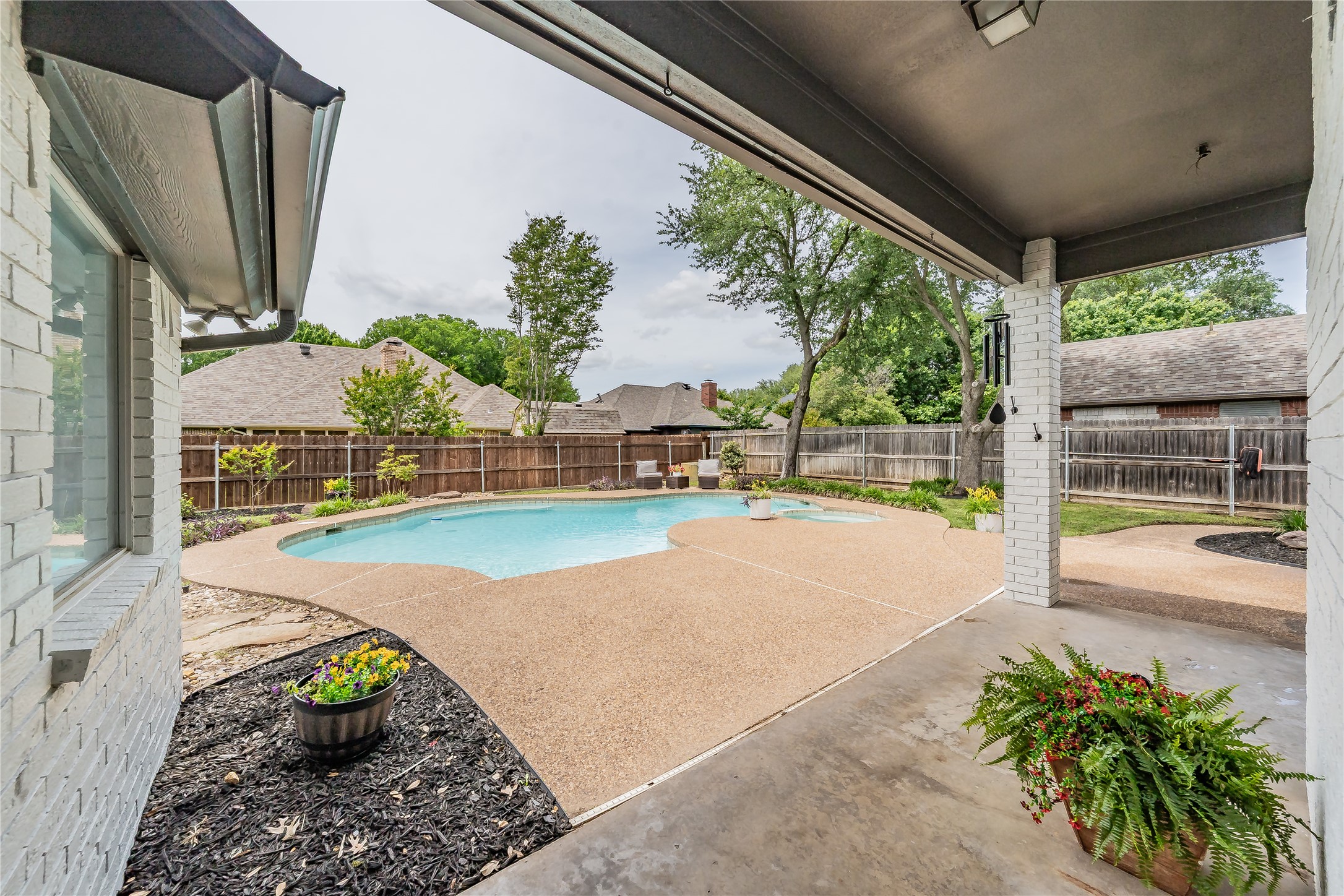 308 Creekside Drive
