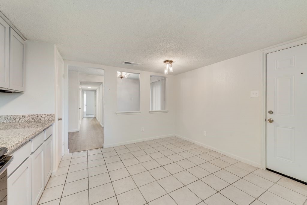1309 Meandering Way
